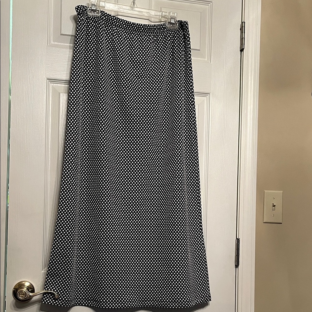 Ladies knit skirt